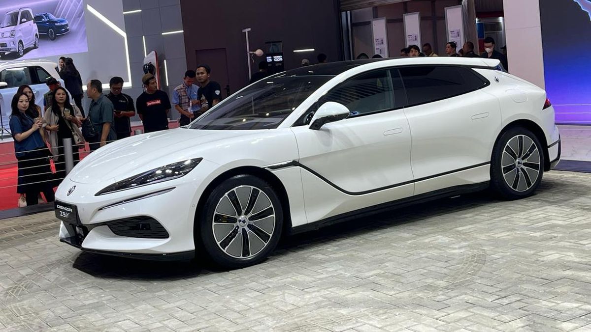 Denza Z9GT Resmi Debut di IIMS 2025: Mobil Listrik Mewah dengan Teknologi Canggih