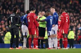 Blunder Wasit Michael Oliver di Derby Merseyside, Keith Hackett Beri Kritik Tajam